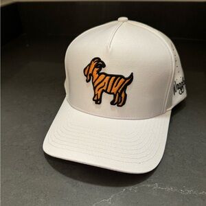 Waggle Golf Hat